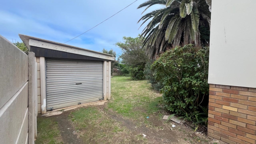  Bedroom Property for Sale in Jeffreys Bay Central Eastern Cape